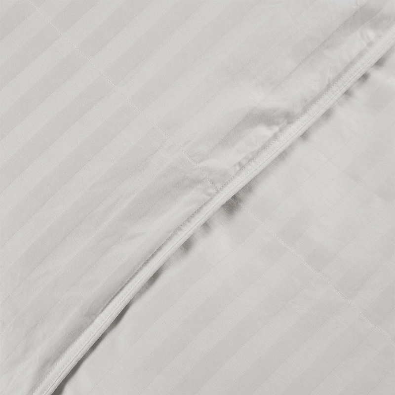 90% White Duck Down Duvet With 1cm Damask Stripe Fabric